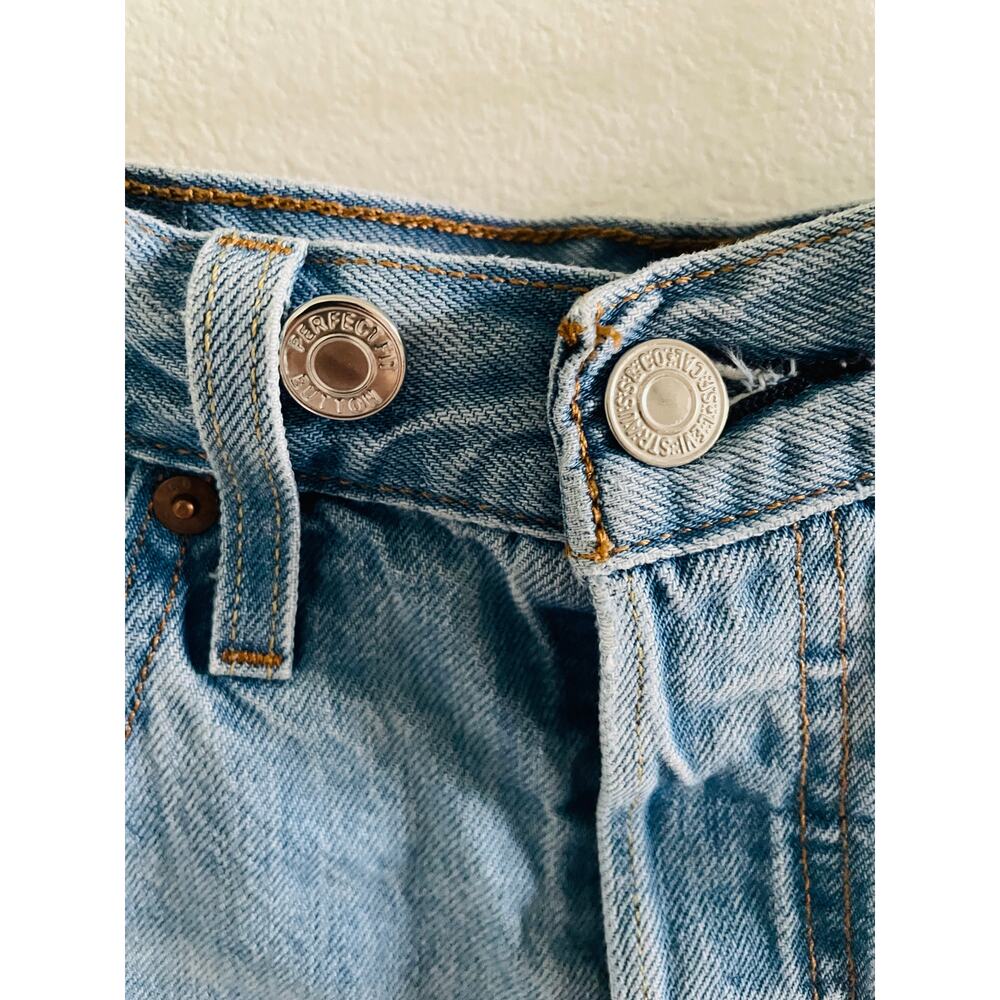 Levi’s 501 Distressed Denim Shorts High Rise Light Wash Cutoff 25 - Picture 7 of 10